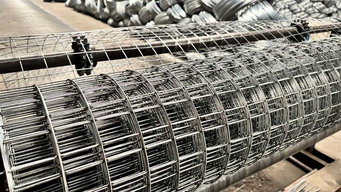 Macro detail of zinc coating on a GI weldmesh weld node